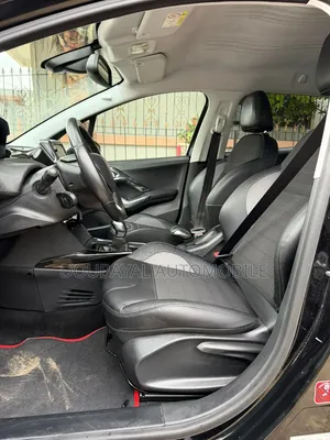 Peugeot 2008 2017 Noir Mat