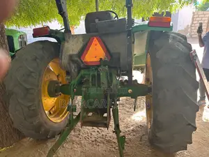 Tracteur Agricole Jhon Deer 5725