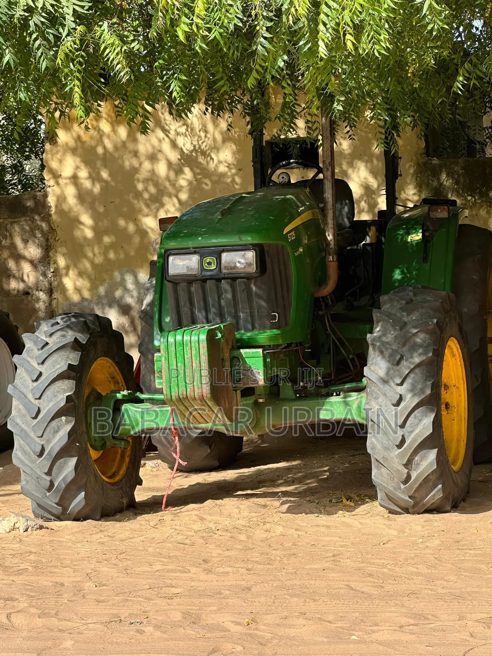 Tracteur Agricole Jhon Deer 5725