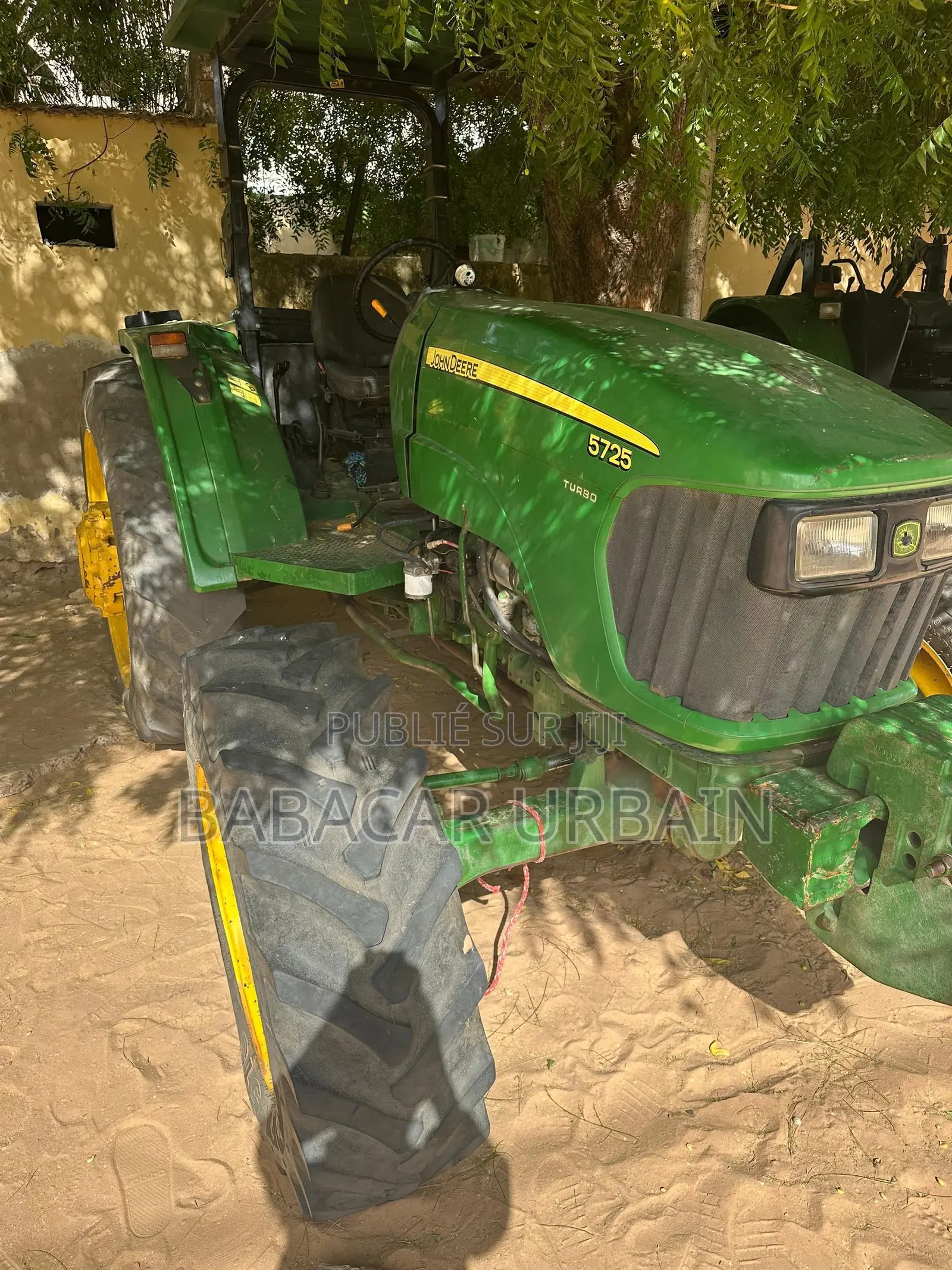 Tracteur Agricole Jhon Deer 5725