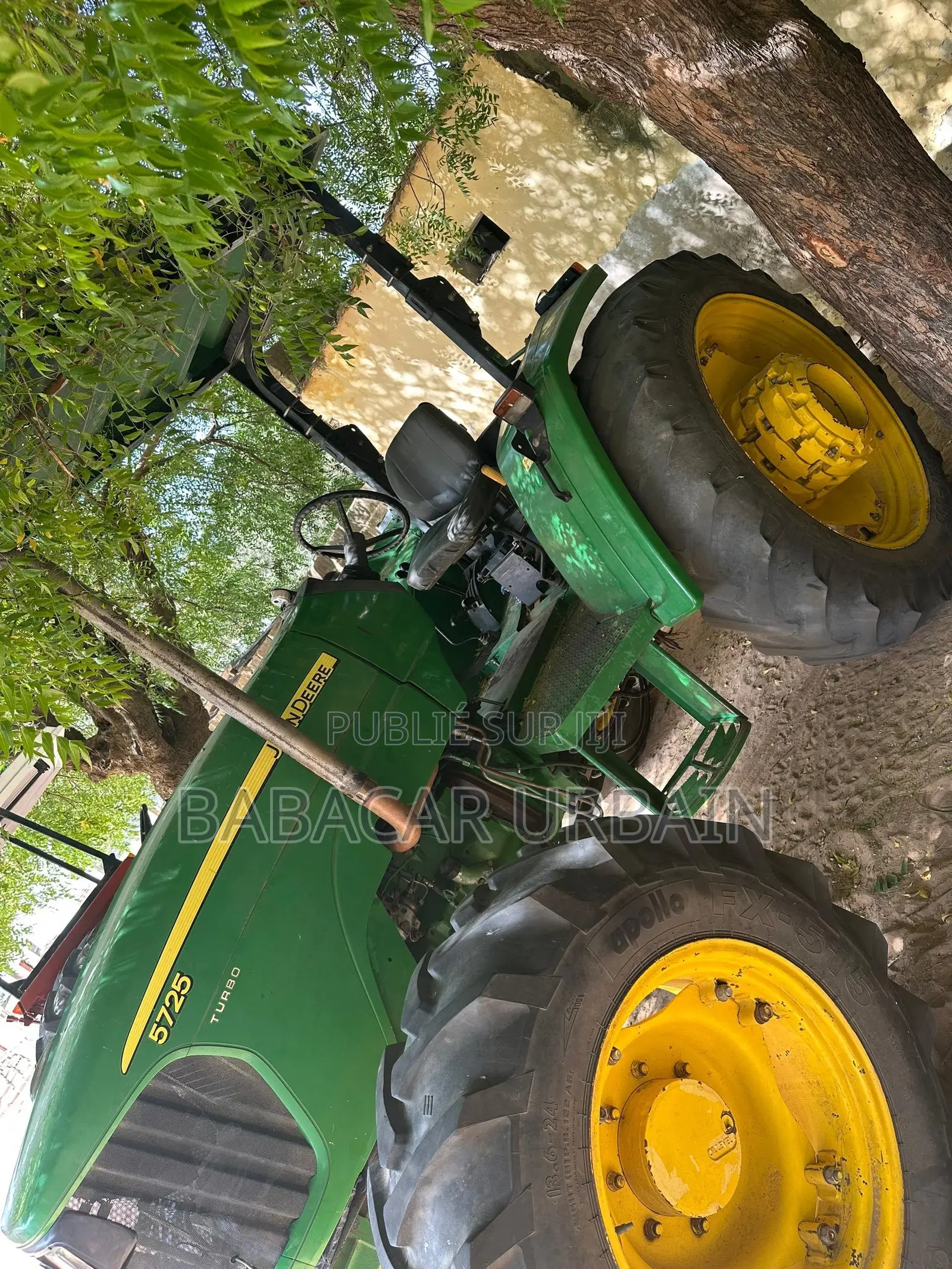 Tracteur Agricole Jhon Deer 5725