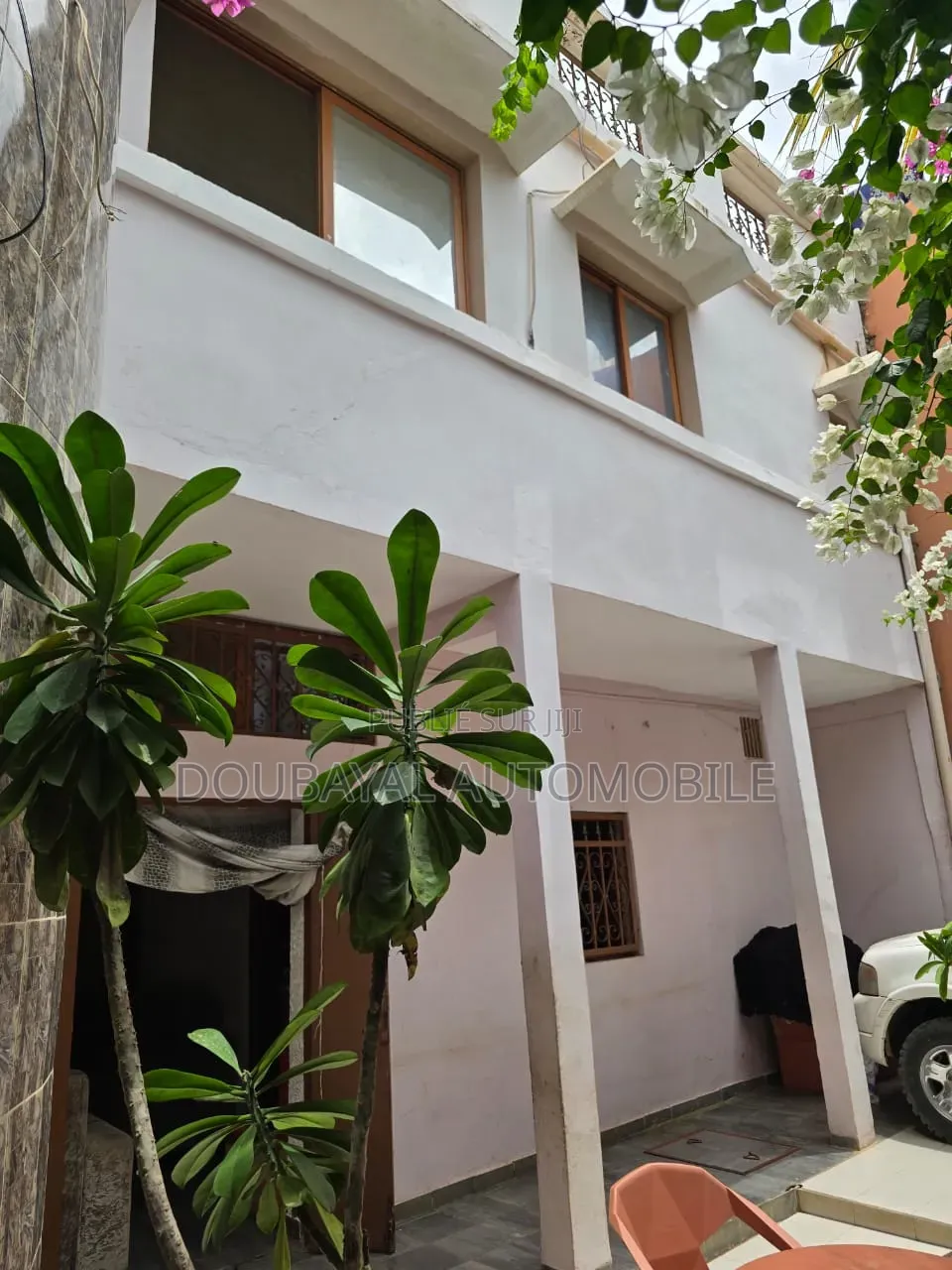 4chbre Villa dans Saly, Mermoz Sacré-Cœur à Vendre