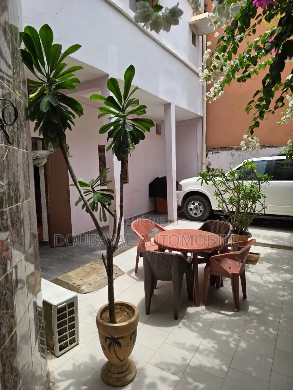 4chbre Villa dans Saly, Mermoz Sacré-Cœur à Vendre