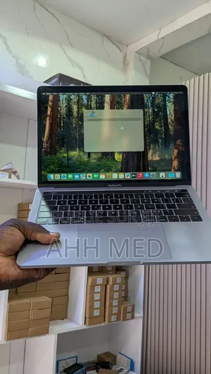Nouveau Apple MacBook Pro 2019 8GB Intel Core i5 SSD 256GB