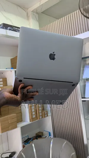 Nouveau Apple MacBook Pro 2019 8GB Intel Core i5 SSD 256GB