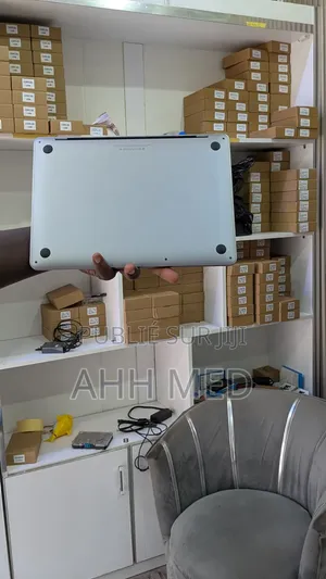 Nouveau Apple MacBook Pro 2019 8GB Intel Core i5 SSD 256GB