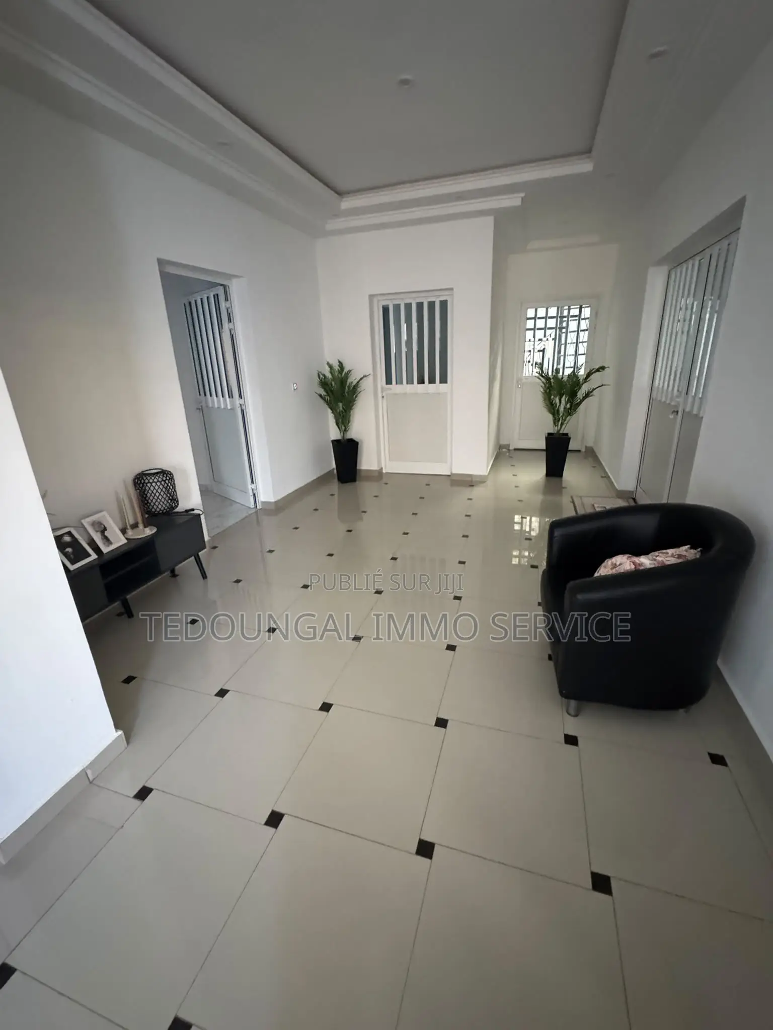 Meublé 4chbre Villa dans Villa  A Vendre, Thiès Sud à Vendre