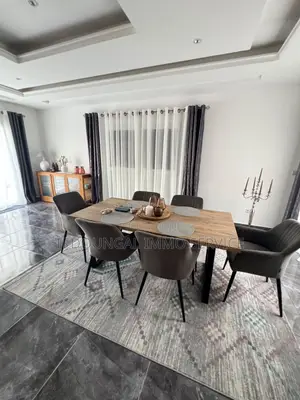 Meublé 4chbre Villa dans Villa  A Vendre, Thiès Sud à Vendre