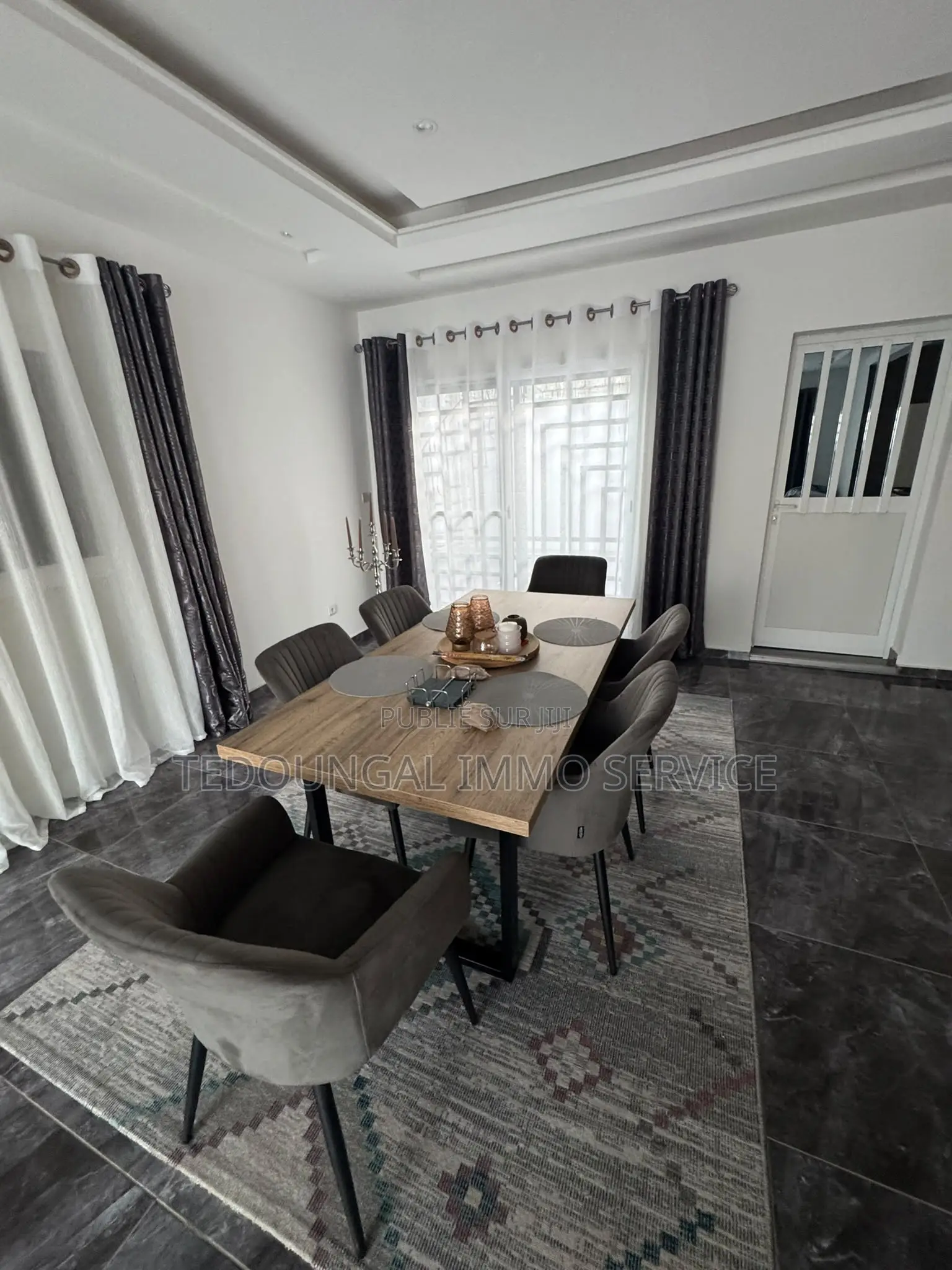 Meublé 4chbre Villa dans Villa  A Vendre, Thiès Sud à Vendre