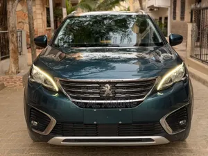 Peugeot 5008 2018 Bleu