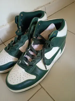 Nike Dunk High "Spartan Green"