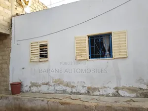 4chbre Villa dans Sante Yalla Cash, Thiaroye à Vendre