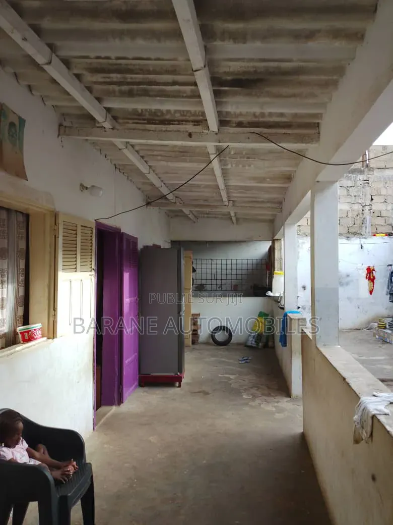 4chbre Villa dans Sante Yalla Cash, Thiaroye à Vendre