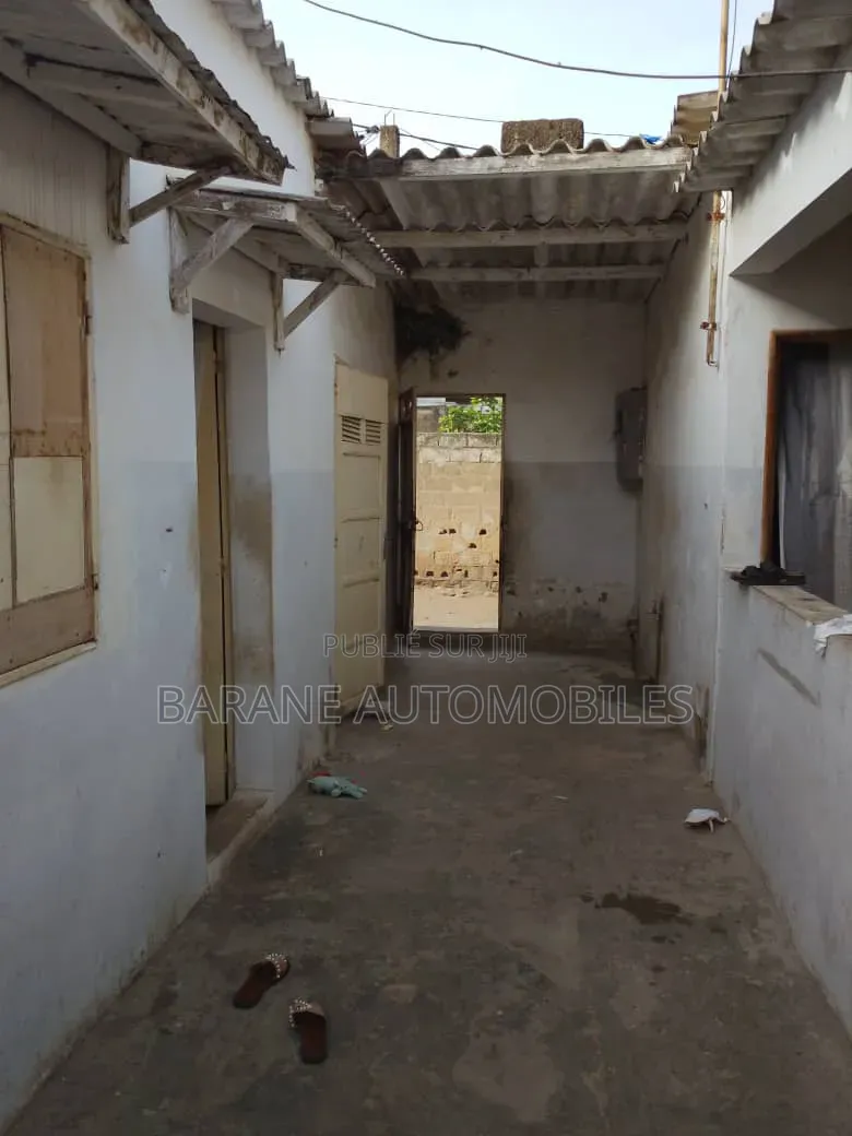 4chbre Villa dans Sante Yalla Cash, Thiaroye à Vendre