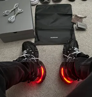 Balenciaga Track Noir Led Disponible