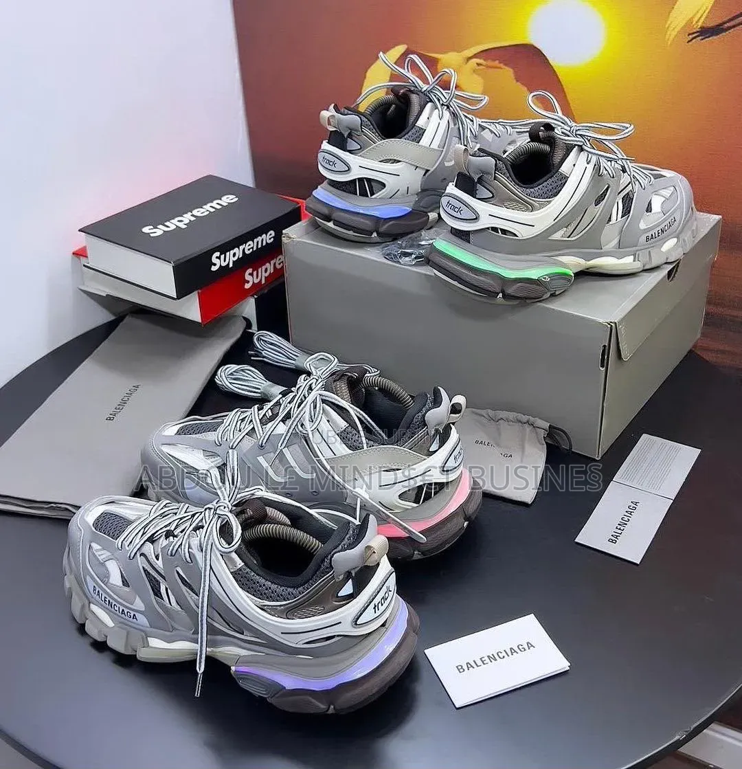 Balenciaga Track Gris LED Disponible