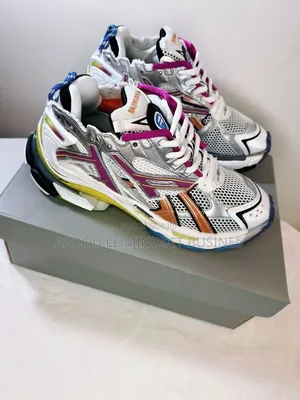 Balenciaga Runner Multicolor Disponible