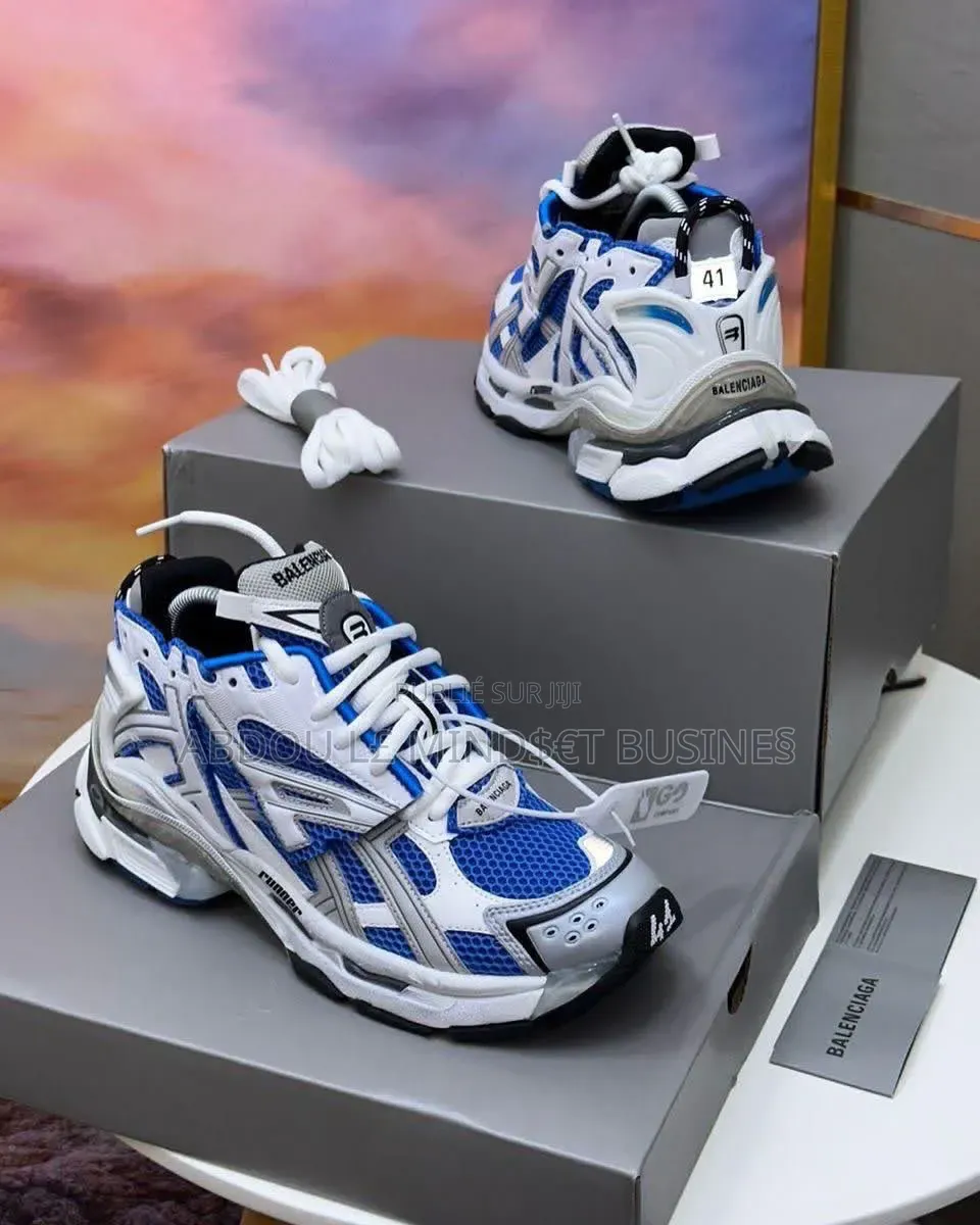 Balenciaga Runner Bleu Disponible