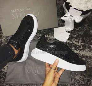 McQueen Noir Brilliant Disponible
