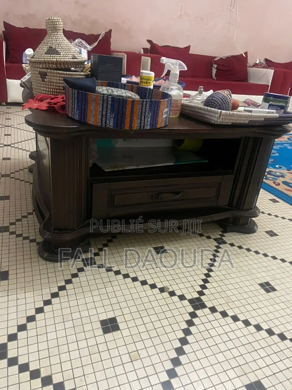 Salon À Vendre Plus Moquette Et Table Basse Offerte À 150mille