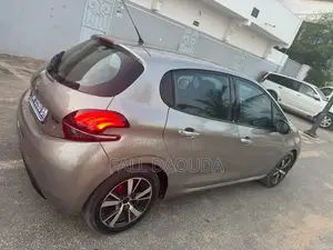 Peugeot 208 2014 Marron