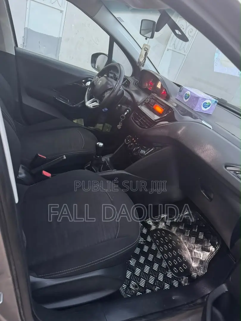 Peugeot 208 2014 Marron