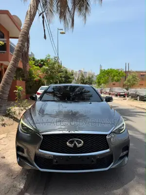 Infiniti Q30 2017 Gris