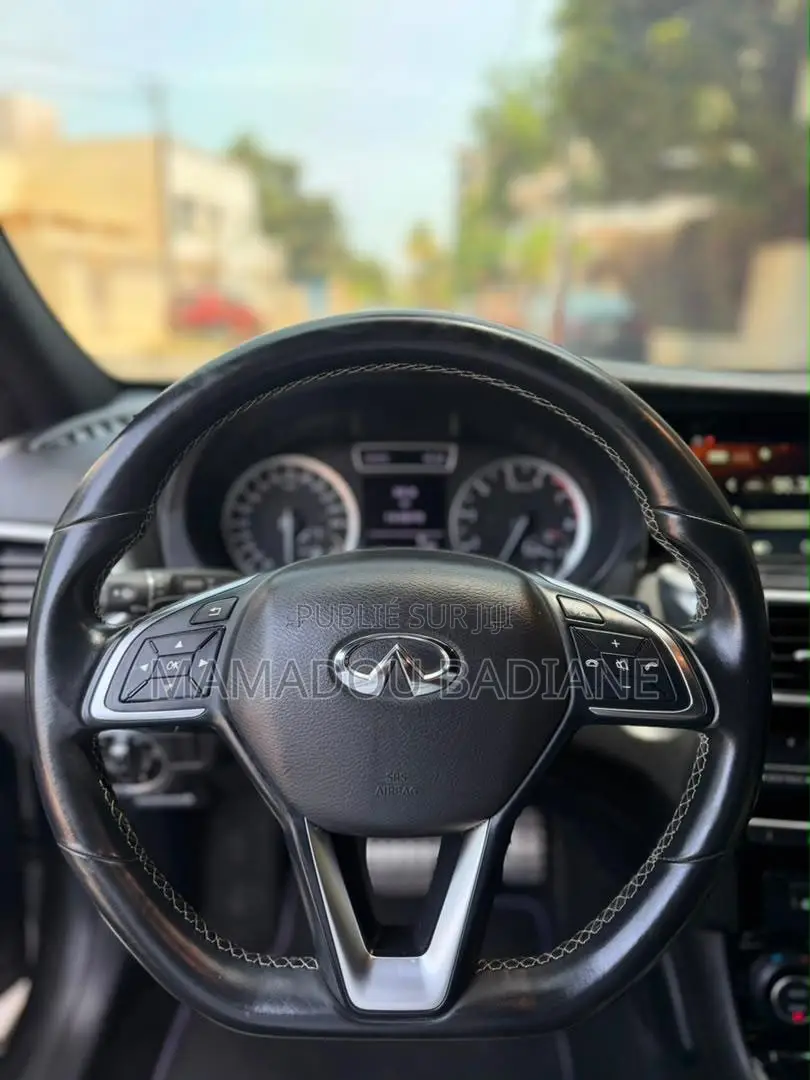 Infiniti Q30 2017 Gris