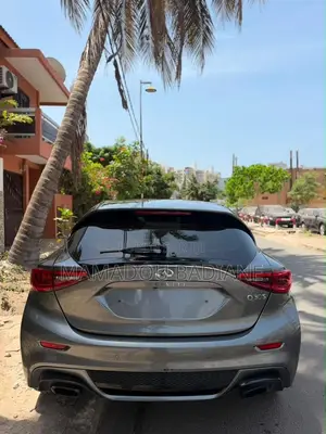 Infiniti Q30 2017 Gris