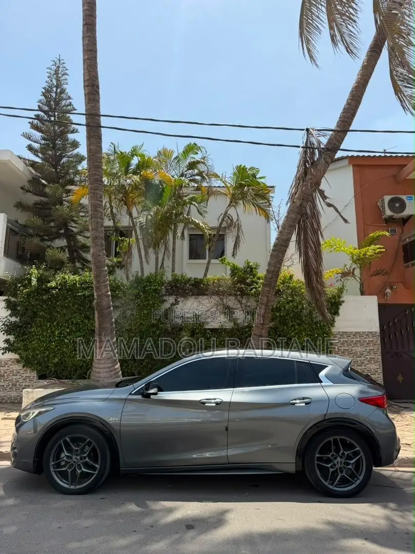 Infiniti Q30 2017 Gris