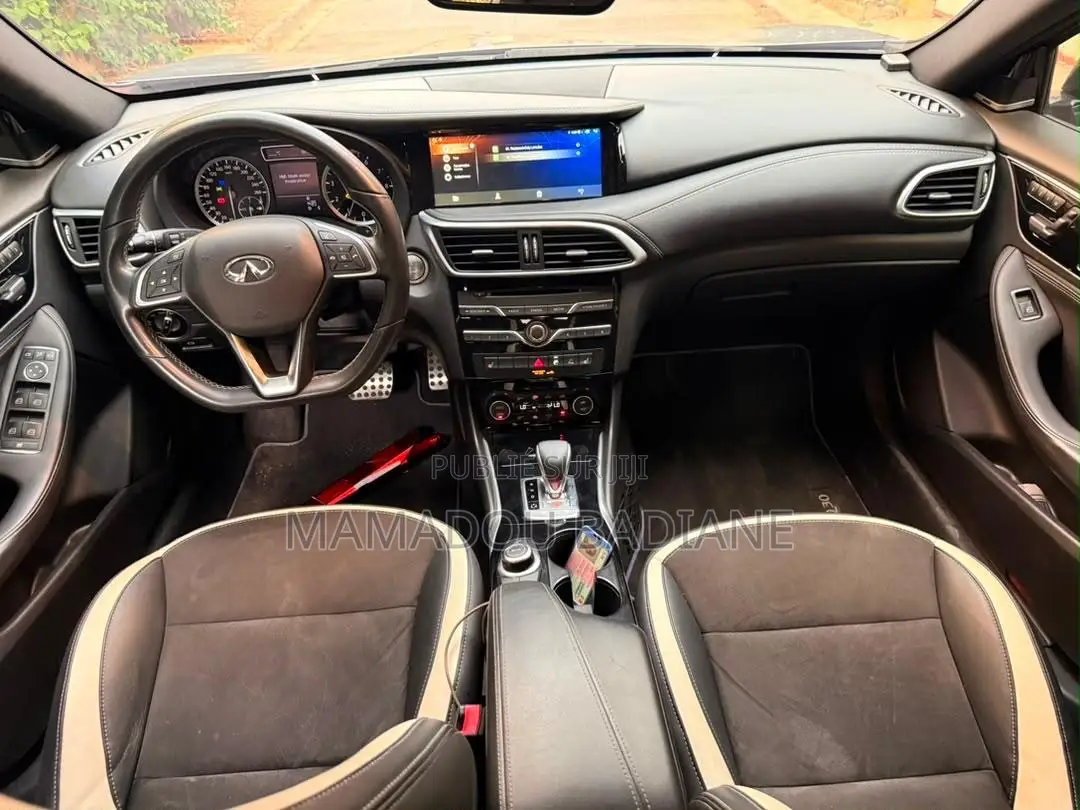 Infiniti Q30 2017 Gris