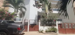 6chbre Villa dans Cité Aéroport – Cité à Vendre