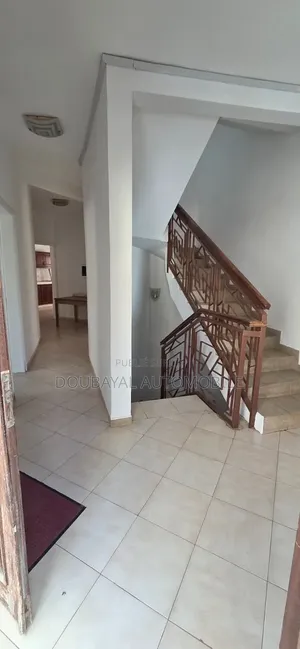 6chbre Villa dans Cité Aéroport – Cité à Vendre