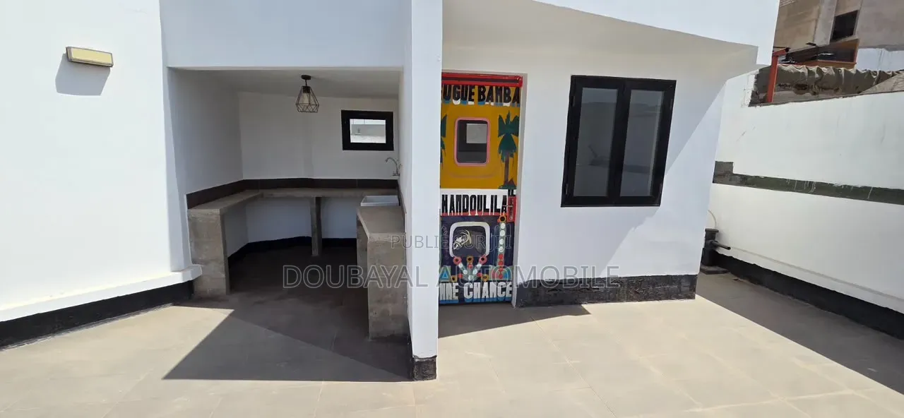 6chbre Villa dans Cité Aéroport – Cité à Vendre
