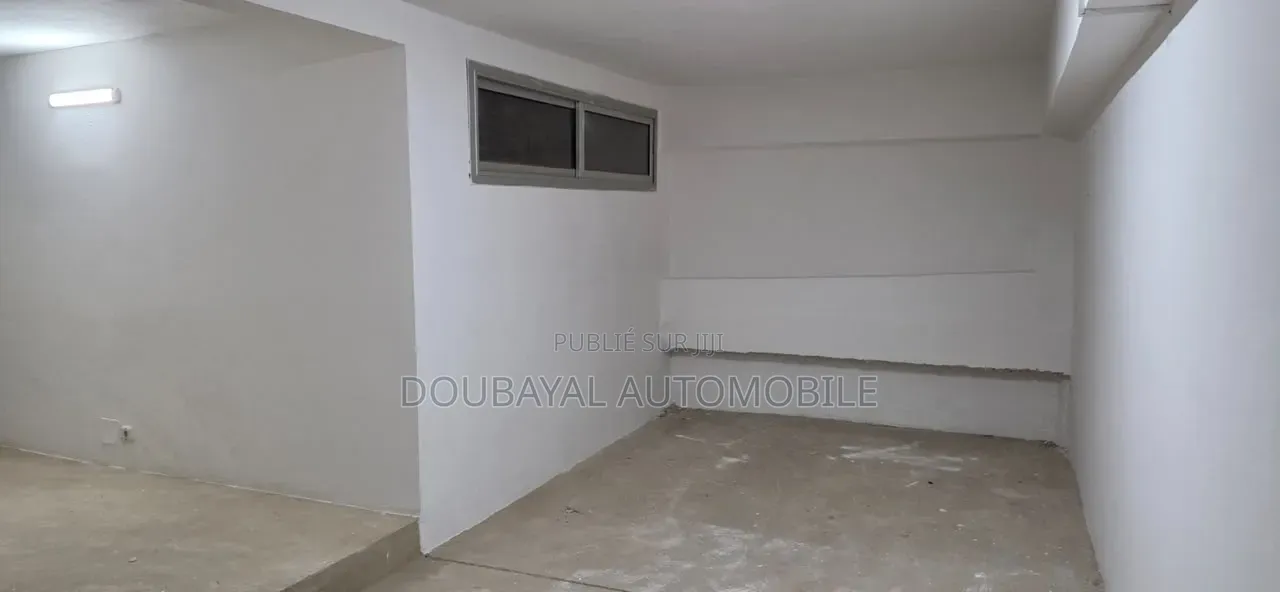 6chbre Villa dans Cité Aéroport – Cité à Vendre