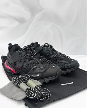 Balenciaga Track Full Black Avec Led Disponible
