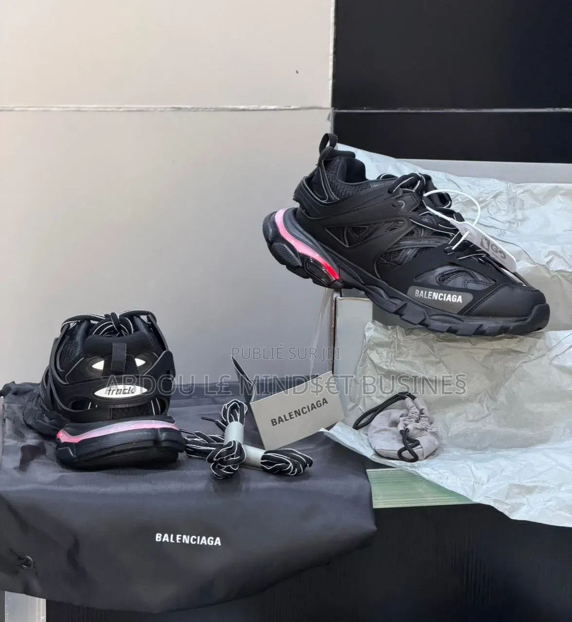 Balenciaga Track Full Black Avec Led Disponible