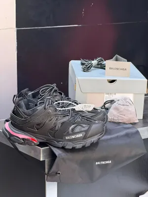 Balenciaga Track Full Black Avec Led Disponible
