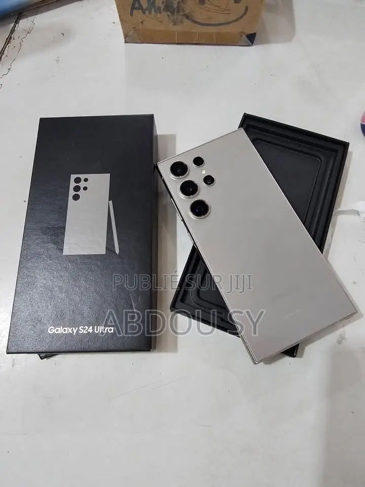 Nouveau Samsung Galaxy S24 Ultra 512 GB Gris