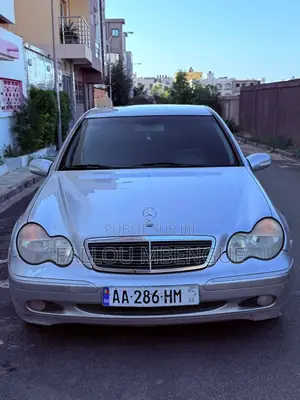 Mercedes-Benz C220 2010 Gris