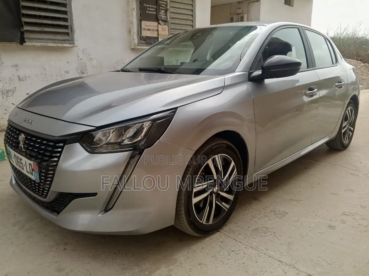 Peugeot 208 2022 Gris
