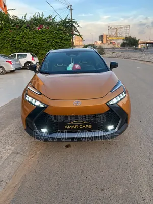 Toyota C-HR 2025 Orange
