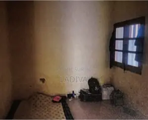 3chbre Maison dans Parcelles Assainies à Vendre