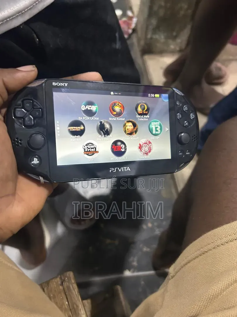 Ps Vita Slim Flashé 22 Jeux Installés