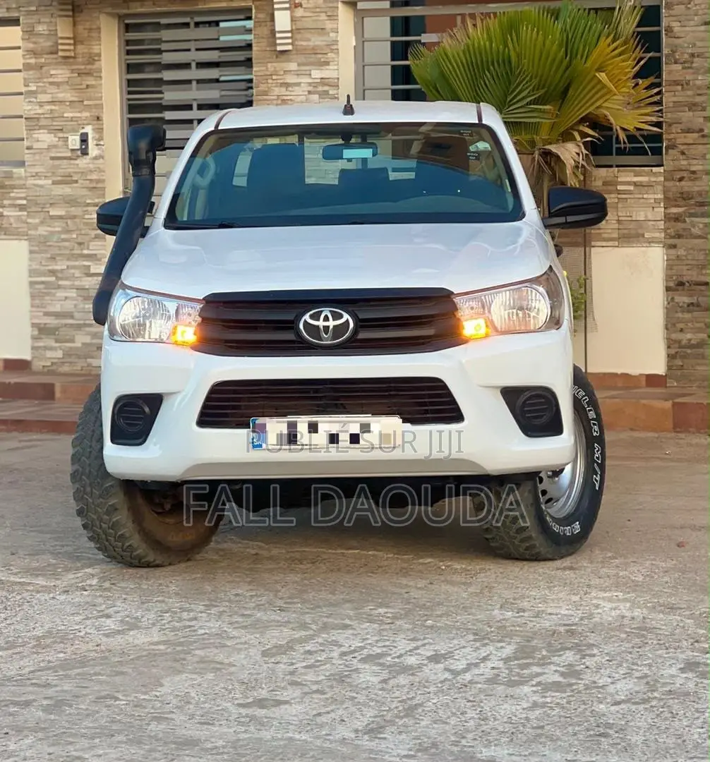 Toyota Hilux 2024 Blanc