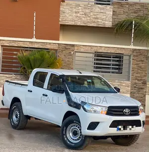 Toyota Hilux 2024 Blanc