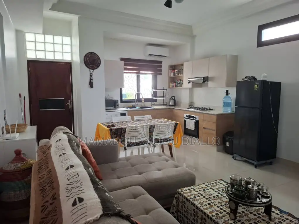Meublé 2chbre Studio dans Grenier Du Sud, Ngor à Louer