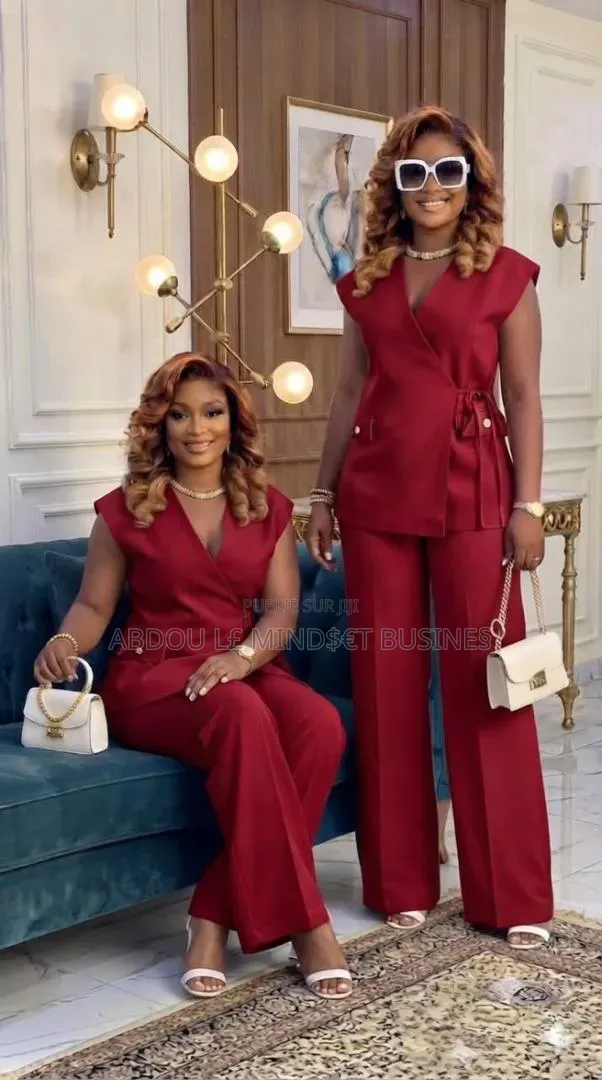 Ensemble Grande Dame Bas Larges Disponible