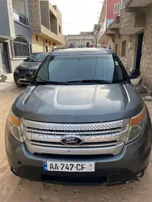 Ford Explorer 2016 Gris