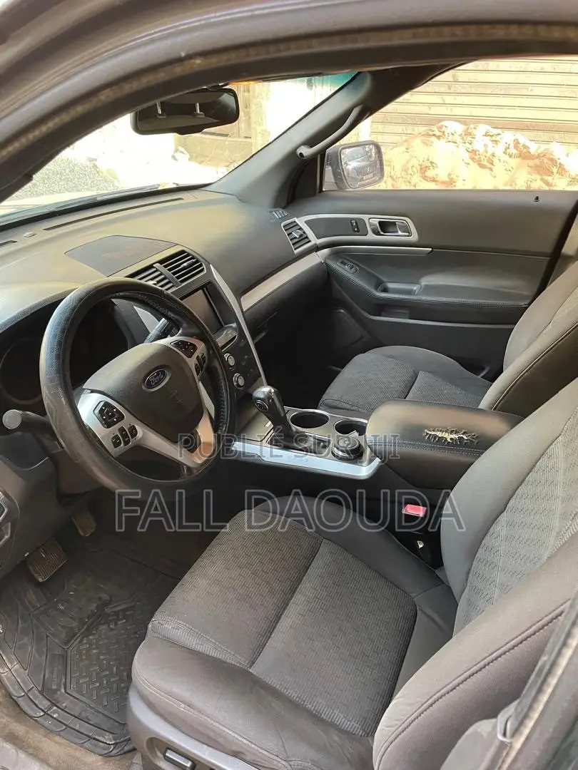 Ford Explorer 2016 Gris